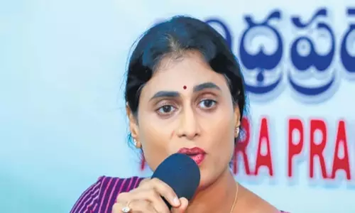 Andhra: पेंशन पर सुप्रीम कोर्ट के फैसले को लागू किया जाए: एपीसीसी प्रमुख Andhra: पेंशन पर सुप्रीम कोर्ट के फैसले को लागू किया जाए: एपीसीसी प्रमुख