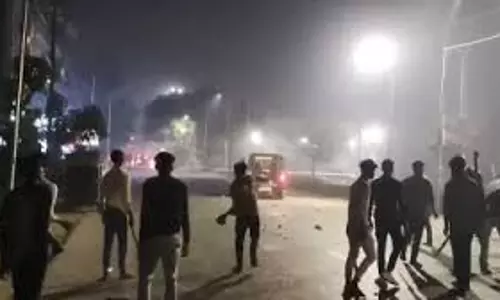Mau: दो बाइक की टक्कर के बाद हुए विवाद ने बड़ी घटना का रूप लिया Mau: दो बाइक की टक्कर के बाद हुए विवाद ने बड़ी घटना का रूप लिया