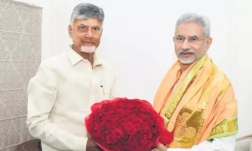 पेन्नार और गोदावरी को जोड़ने में मदद करें, CM Chandrababu Naidu ने केंद्र से किया आग्रह पेन्नार और गोदावरी को जोड़ने में मदद करें, CM Chandrababu Naidu ने केंद्र से किया आग्रह