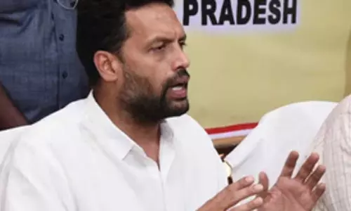 Minister TG Bharath: लोकायुक्त और एपीएसएचआरसी कुरनूल में ही रहेंगे Minister TG Bharath: लोकायुक्त और एपीएसएचआरसी कुरनूल में ही रहेंगे