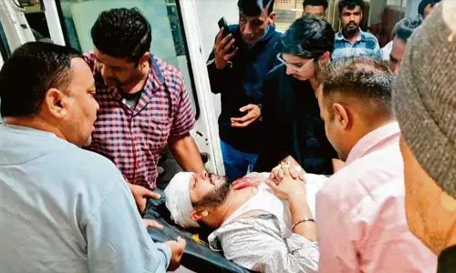 Haryana : सिरसा के दंत चिकित्सक पर तेजधार हथियारों से हमला, पुलिस ने जांच शुरू
