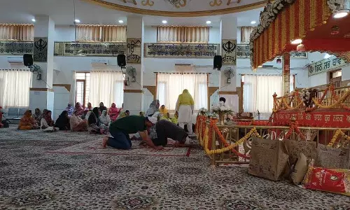 Haryana : गुरुग्राम में गुरुपर्व धार्मिक उत्साह के साथ मनाया गया Haryana : गुरुग्राम में गुरुपर्व धार्मिक उत्साह के साथ मनाया गया