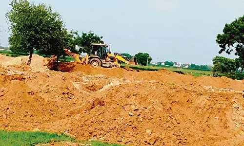 Haryana : झज्जर में भू-माफिया सक्रिय रूप से अवैध कॉलोनियां काट रहे