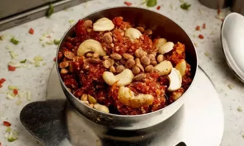 Gajar Ka Halwa : सर्दियों में खाने के लिए स्वादिष्ट पारंपरिक व्यंजन