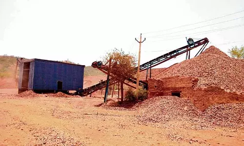 Haryana : खनन अधिकारी को ई-रवाना रोकने के निर्देश Haryana : खनन अधिकारी को ई-रवाना रोकने के निर्देश