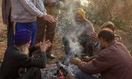 ओडिशा में सर्दी बढ़ने के साथ रात के तापमान में गिरावट, IMD ने और गिरावट का अनुमान जताया ओडिशा में सर्दी बढ़ने के साथ रात के तापमान में गिरावट, IMD ने और गिरावट का अनुमान जताया