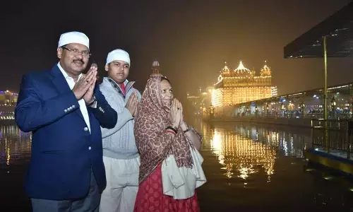 Punjab: स्वर्ण मंदिर और अन्य ऐतिहासिक स्थलों पर श्रद्धांजलि अर्पित की
