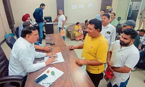 Haryana : एमसी को यमुनानगर, जगाधरी के कैंपों में 274 शिकायतें मिलीं Haryana : एमसी को यमुनानगर, जगाधरी के कैंपों में 274 शिकायतें मिलीं