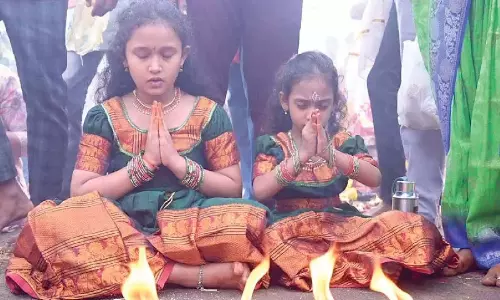 AP: श्रीशैलम मंदिर में ज्वाला थोरानाम का आयोजन