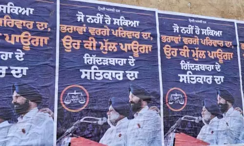 Gidderbaha में डिम्पी को निशाना बनाते हुए पोस्टर दिखे, ‘प्रतिद्वंद्वी’ पर आरोप