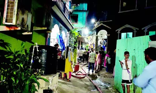 आग से Vasco का घर क्षतिग्रस्त, निवासियों को सुरक्षा और प्रवेश द्वार साफ रखने की सलाह दी आग से Vasco का घर क्षतिग्रस्त, निवासियों को सुरक्षा और प्रवेश द्वार साफ रखने की सलाह दी