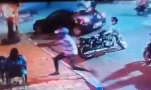 पिस्तौल लॉक होने से बच गए नेता, हत्या की प्लानिंग नाकाम पिस्तौल लॉक होने से बच गए नेता, हत्या की प्लानिंग नाकाम