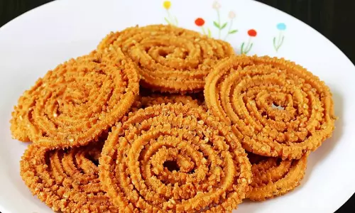 बेक्ड बेसन चकली रेसिपी बेक्ड बेसन चकली रेसिपी
