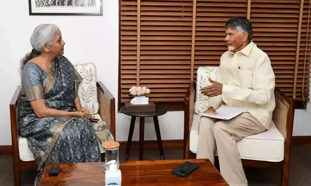 Chief Minister ने केंद्रीय मंत्रियों के साथ रूपरेखा पर चर्चा की Chief Minister ने केंद्रीय मंत्रियों के साथ रूपरेखा पर चर्चा की