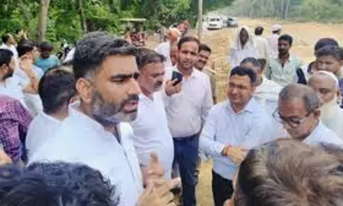 Meerut: सरधना विधायक अतुल प्रधान ने युवाओं को शिक्षा के प्रति प्रेरित किया Meerut: सरधना विधायक अतुल प्रधान ने युवाओं को शिक्षा के प्रति प्रेरित किया