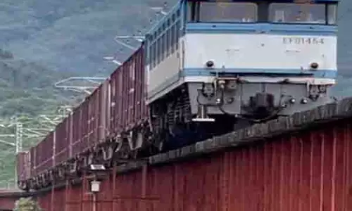 Japan के होक्काइडो में मालगाड़ी पटरी से उतरी, सेवाएं बाधित