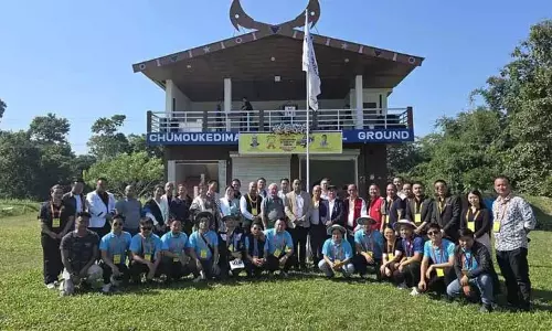 Nagaland : चुमौकेदिमा गांव में दूसरी सीएसयू वॉलीबॉल रनिंग ट्रॉफी का आयोजन जारी Nagaland : चुमौकेदिमा गांव में दूसरी सीएसयू वॉलीबॉल रनिंग ट्रॉफी का आयोजन जारी