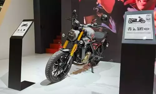 अपडेटेड हीरो मैवरिक 440 का EICMA 2024 में अनावरण, TFT डिस्प्ले के साथ USD फोर्क भी मिलेगा