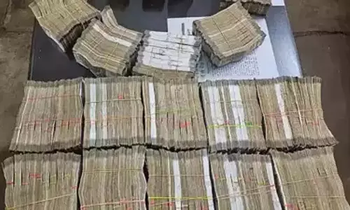 Maharashtra Polls: ठाणे में वाहन से 5.55 करोड़ रुपये नकद जब्त