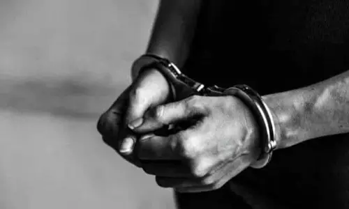 Police ने 1.4 लाख रुपये की चोरी के आरोप में एक तकनीशियन को किया गिरफ्तार Police ने 1.4 लाख रुपये की चोरी के आरोप में एक तकनीशियन को किया गिरफ्तार