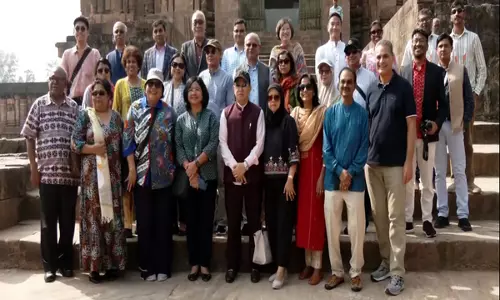 14 देशों के राजनयिकों ने Odisha के सूर्य मंदिर का दौरा किया 14 देशों के राजनयिकों ने Odisha के सूर्य मंदिर का दौरा किया