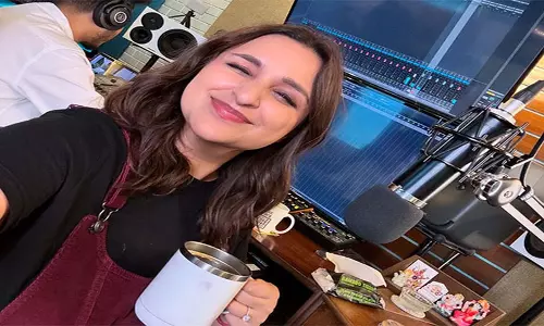 Parineeti Chopra की नवीनतम स्टूडियो डे पोस्ट आज की सबसे प्यारी चीज़