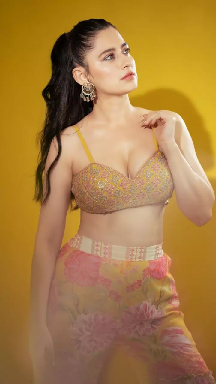 संजीदा शेख का सिज़लिंग लुक