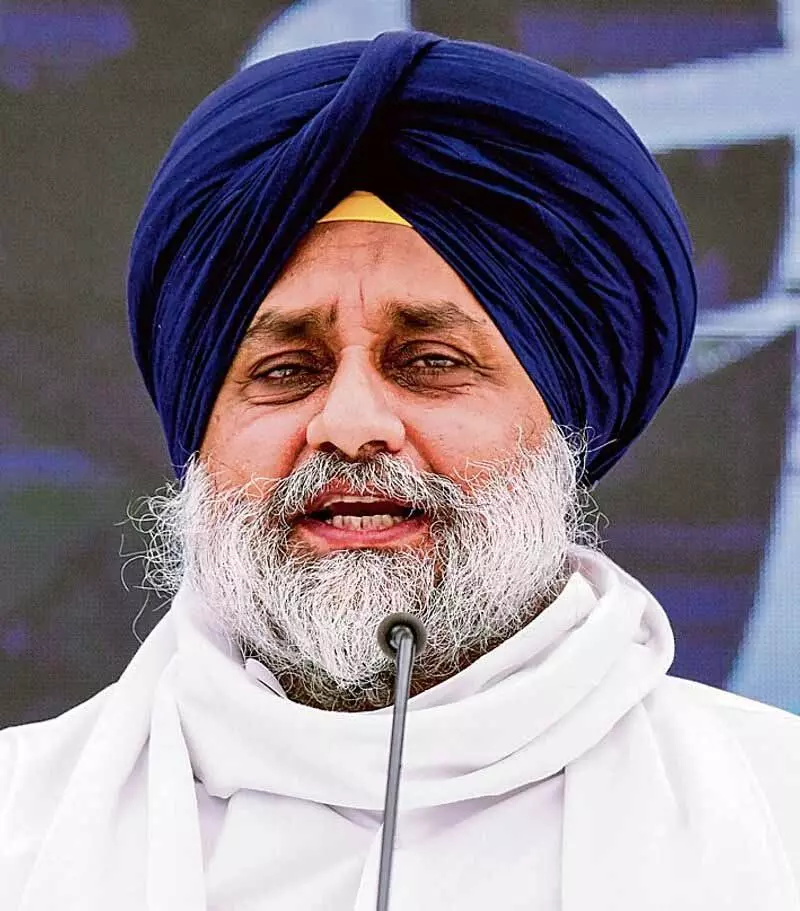 झटकों के बीच Sukhbir Badal ने शिअद अध्यक्ष पद से इस्तीफा दिया