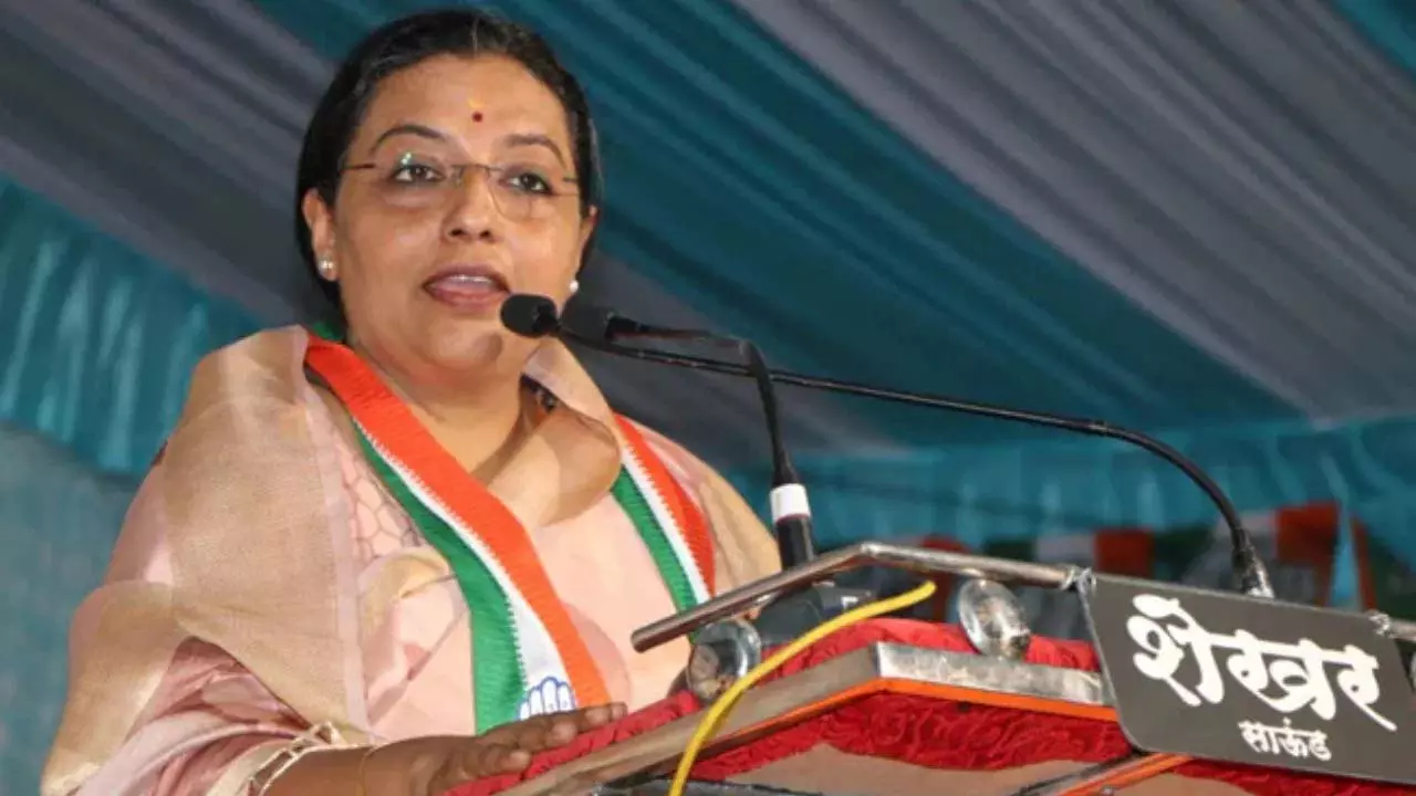 शरद पवार के NCP नेता ने 25 लाख मांगे: यशोमति ठाकुर का आपरोप शरद पवार के NCP नेता ने 25 लाख मांगे: यशोमति ठाकुर का आपरोप