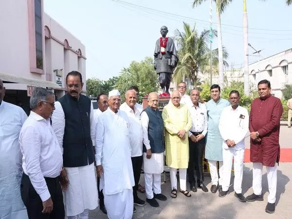 CM Patel  ने सरदार पटेल हेल्थ फाउंडेशन के ट्रस्टियों से मुलाकात की