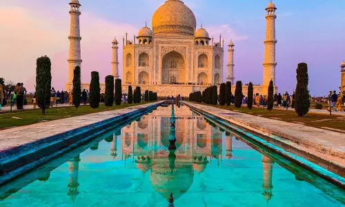 ताजमहल में महिला पर्यटक की मौत, विदेश से आई थी भारत दौरे पर