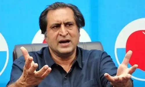 Jammu: सज्जाद ने भी एनसी पर निशाना साधा Jammu: सज्जाद ने भी एनसी पर निशाना साधा