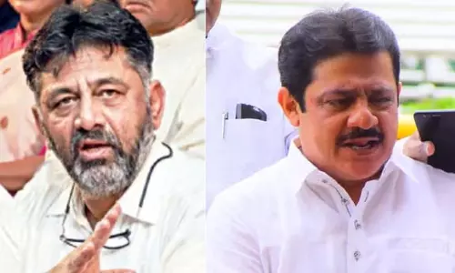 डॉ. शिवकुमार ने मंत्री जमीर के खिलाफ अनुशासनात्मक कार्रवाई के संकेत दिए डॉ. शिवकुमार ने मंत्री जमीर के खिलाफ अनुशासनात्मक कार्रवाई के संकेत दिए