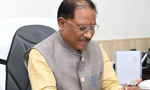 संघर्षों में पली बिटिया ने थामा बैडमिंटन का रैकेट तो मुख्यमंत्री ने दी शाबाशी, VIDEO