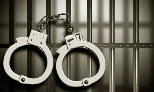 Nagaon का एक पत्रकार ब्लैकमेलिंग के आरोप में तथाकथित गिरफ्तार Nagaon का एक पत्रकार ब्लैकमेलिंग के आरोप में तथाकथित गिरफ्तार