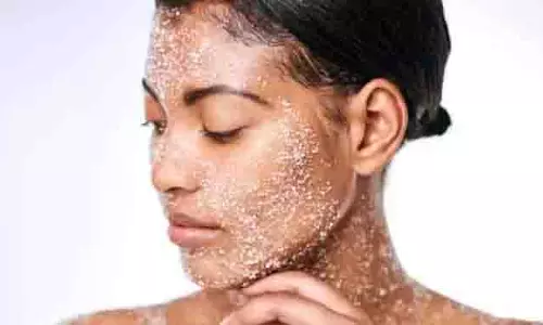 Skin Whitening DIY: चेहरे की चमक बढ़ाने में मददगार है चावल