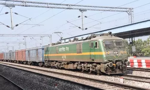 Northeast Frontier Railway ने अक्टूबर 2024 में 921 माल रेक उतारे