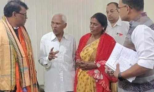 मंत्री ने लापरवाह वनकर्मियों के खिलाफ कार्रवाई के आदेश दिए मंत्री ने लापरवाह वनकर्मियों के खिलाफ कार्रवाई के आदेश दिए