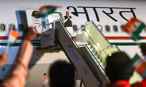 PM Modi तीन देशों की यात्रा के पहले चरण में नाइजीरिया पहुंचे