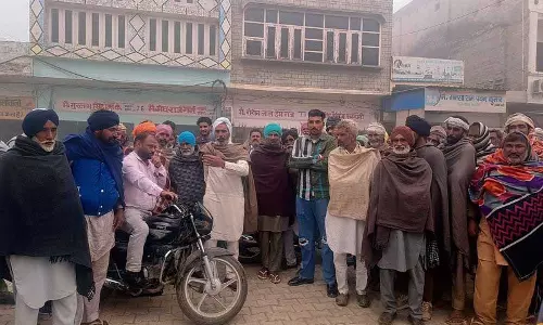 Haryana :  किसानों ने खाद की कमी के खिलाफ प्रदर्शन किया