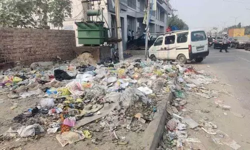 Haryana : नागरिक कचरे का अनुचित निपटान निवासियों की परेशानियों को बढ़ाता