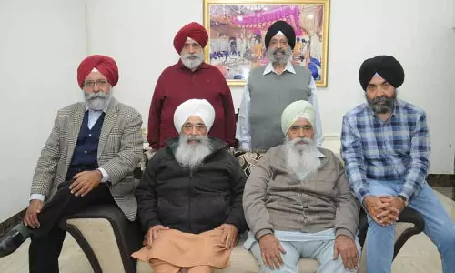 Punjab: दो दशक बाद भी भाई-बहनों ने हॉकी की परंपरा को जीवित रखा Punjab: दो दशक बाद भी भाई-बहनों ने हॉकी की परंपरा को जीवित रखा