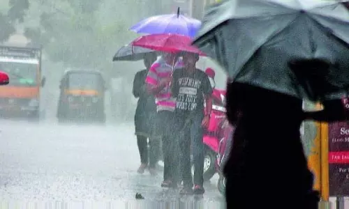 Andhra Pradesh: चक्रवाती हवाओं के क्षेत्र के कारण हो सकती हैं गरज के साथ बारिश