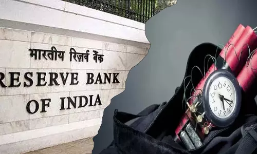 RBI को बम की धमकी.. बैकग्राउंड में पाक के लश्कर-ए-तैयबा के आतंकी? RBI को बम की धमकी.. बैकग्राउंड में पाक के लश्कर-ए-तैयबा के आतंकी?