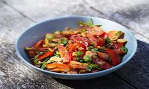 Tomato Peanut Salad: बच्चा सब्जियां खाने में दिखाता है नखरे, तो बनाएं टमाटर पीनट सलाद Tomato Peanut Salad: बच्चा सब्जियां खाने में दिखाता है नखरे, तो बनाएं टमाटर पीनट सलाद
