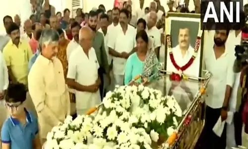 Andhra CM ने दिवंगत भाई राममूर्ति नायडू को श्रद्धांजलि दी