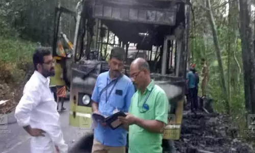 Kerala : सबरीमाला मार्ग पर केएसआरटीसी की बस में आग लगी