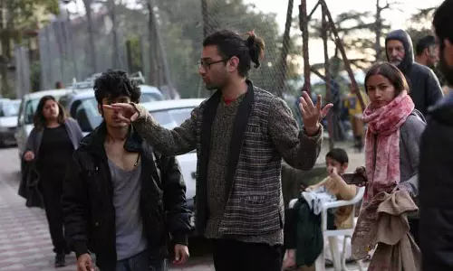 फिल्म निर्माता ‘Tiger Eyes’ के लिए क्राउडफंडिंग की मांग कर रहे फिल्म निर्माता ‘Tiger Eyes’ के लिए क्राउडफंडिंग की मांग कर रहे
