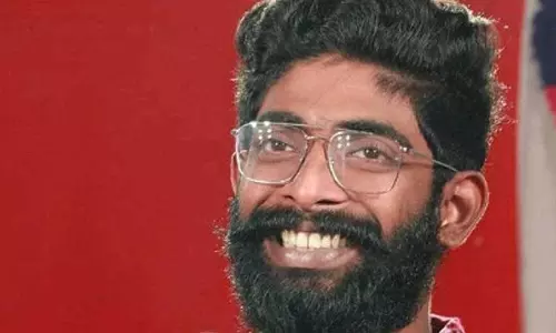 Kerala : अभिनेता पारीकुट्टी और उनके दोस्त को मादक पदार्थ रखने के आरोप Kerala : अभिनेता पारीकुट्टी और उनके दोस्त को मादक पदार्थ रखने के आरोप