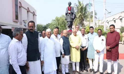 CM Patel  ने सरदार पटेल हेल्थ फाउंडेशन के ट्रस्टियों से मुलाकात की